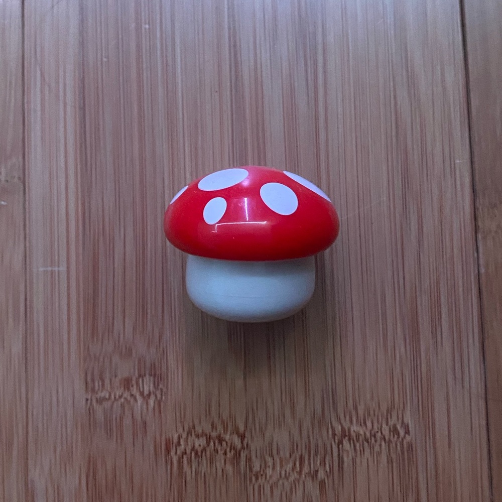 Red and White Mushroom Knob